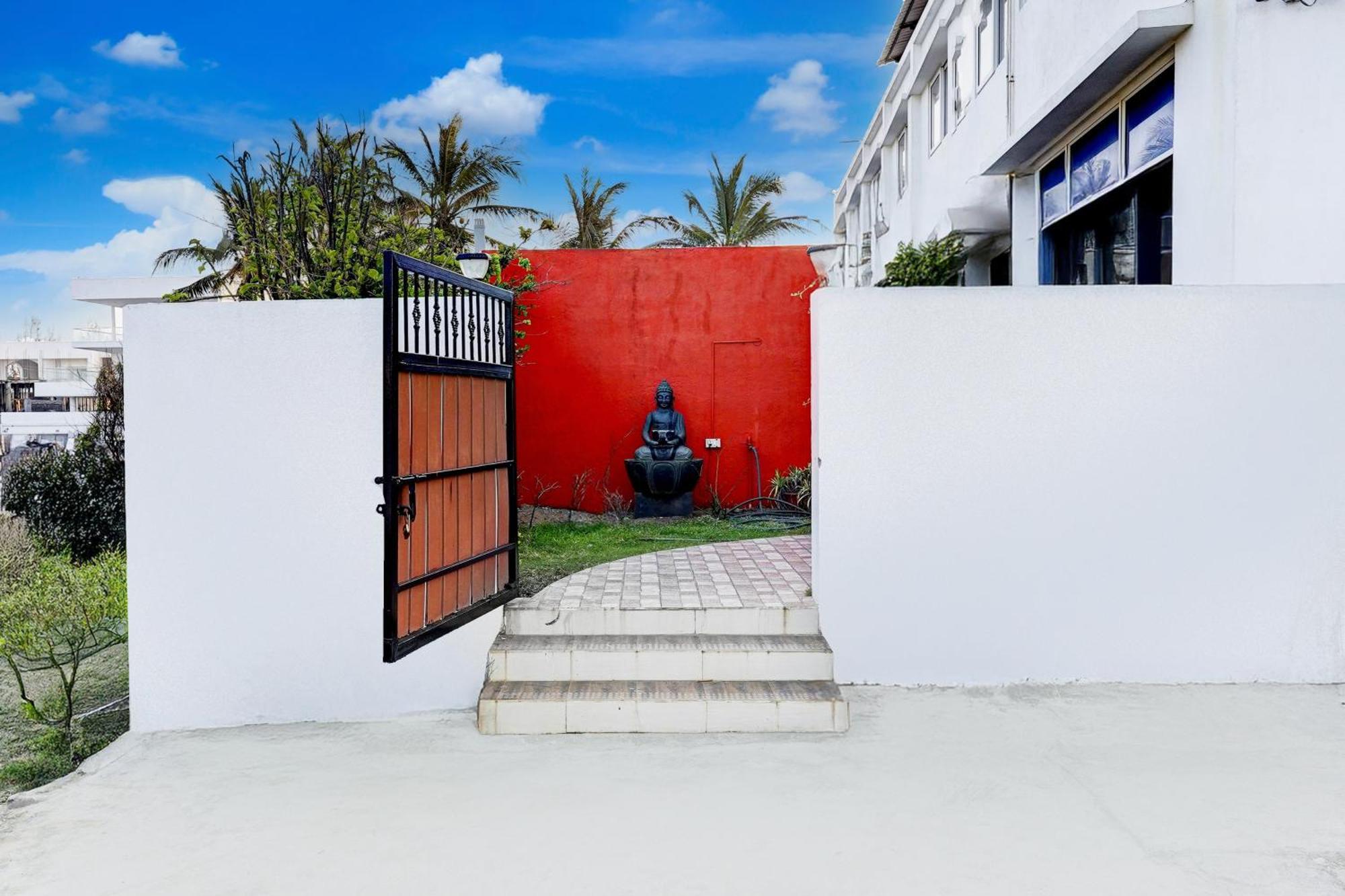 Super Collection O Nibav Beach View Chennai Exterior photo