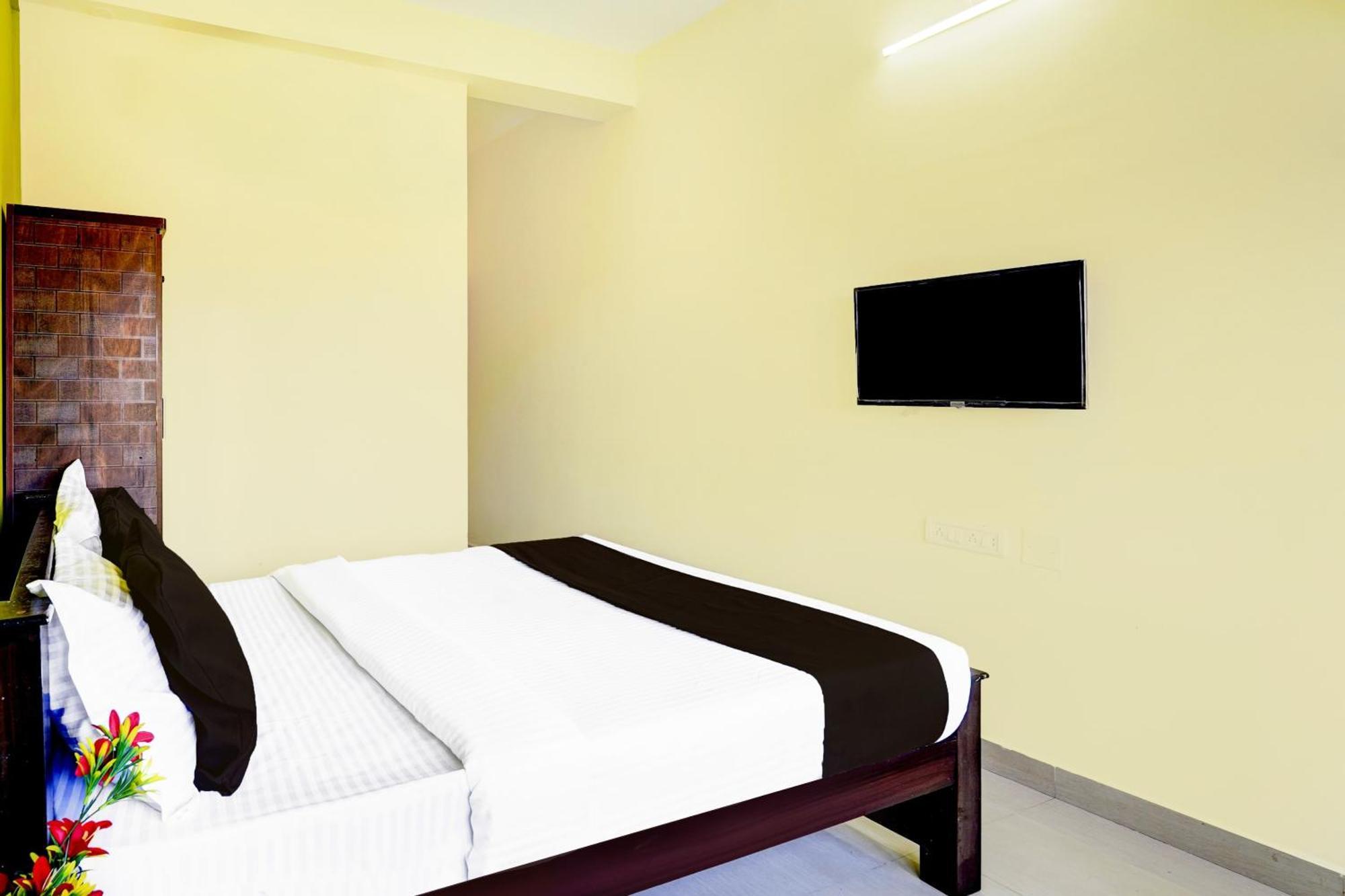 Super Collection O Nibav Beach View Chennai Exterior photo