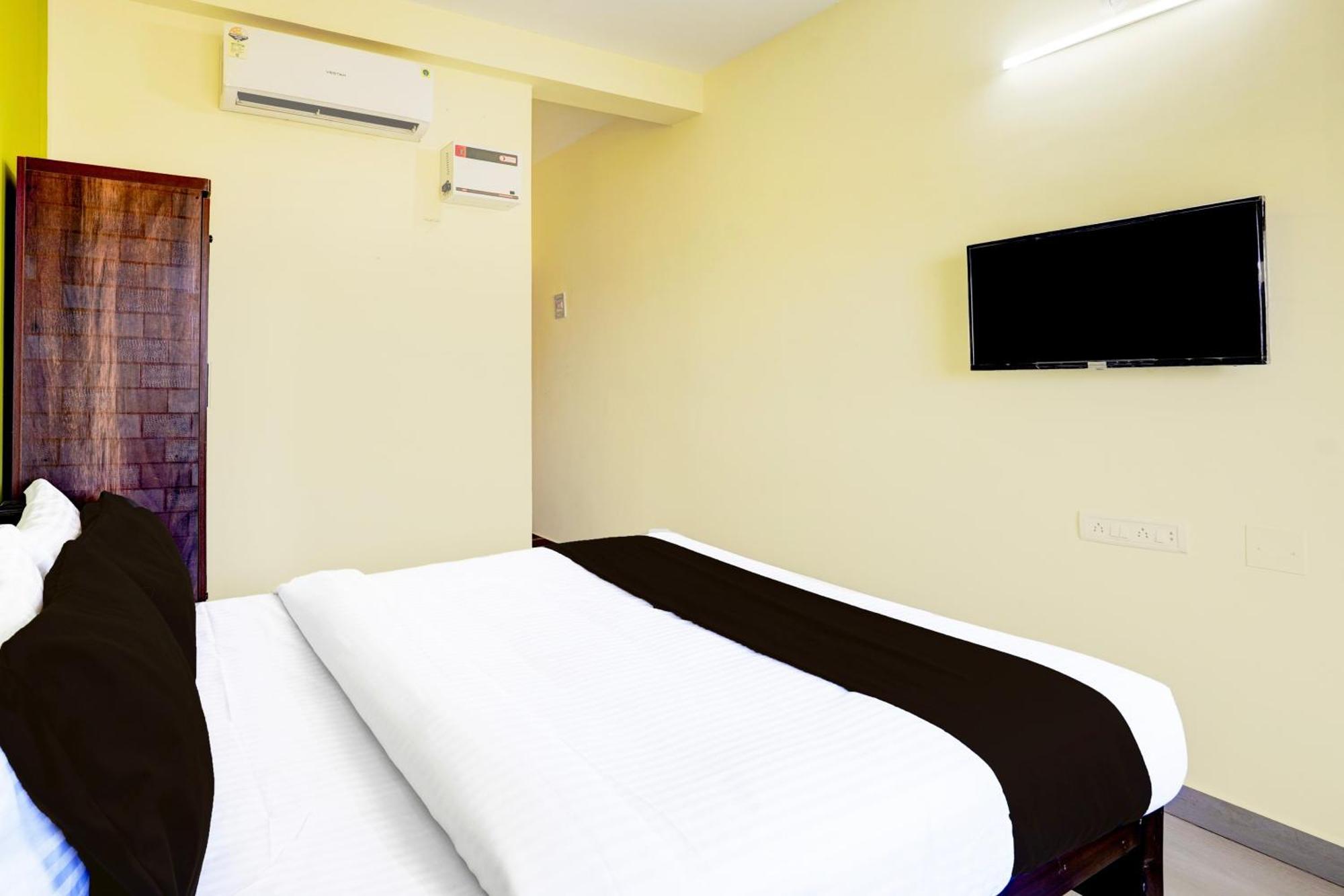 Super Collection O Nibav Beach View Chennai Exterior photo
